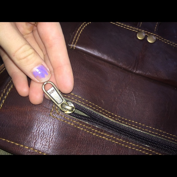 Never used authentic leather bag! Ship day of/next - Picture 5 of 8